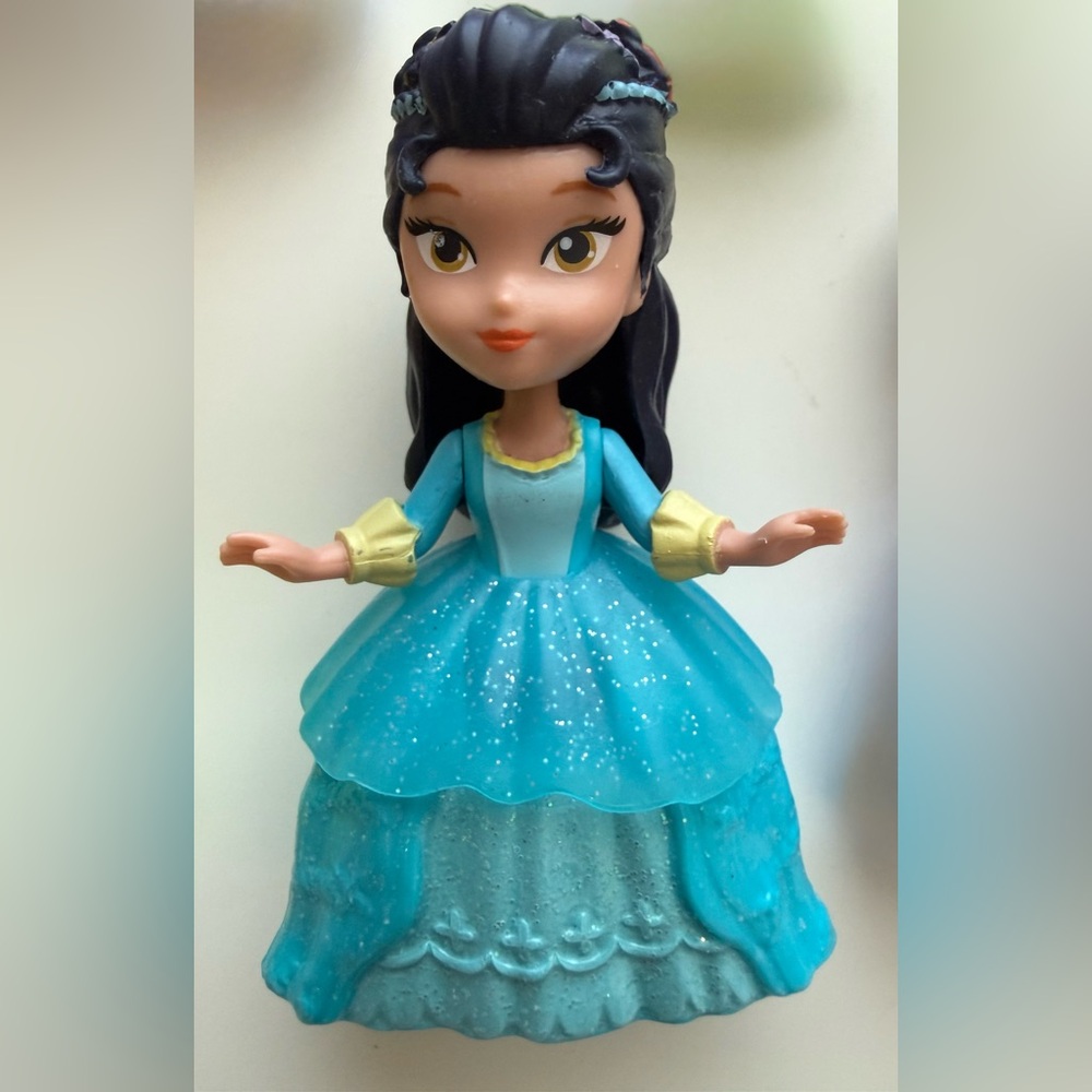 Disney Mini Princess Doll Set - Purple, Yellow, Blue Dresses - Picture 6 of 10